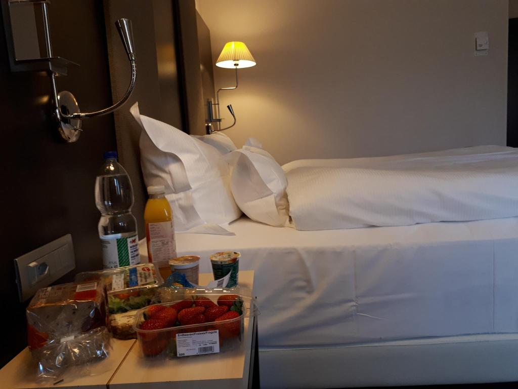 4张真实照片,由旅友们入住nh日内瓦机场酒店期间实景拍摄 - booking.