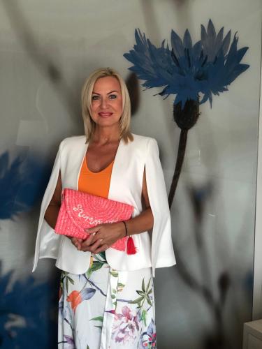 nikkibenez,shiningnikki a ni bájjal átitatott "madárfészekben" minden rendelkezésre