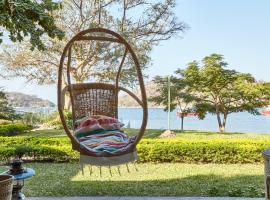 Monkey Bay Beach Lodge