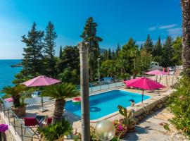 Villa Carmen Rooms & Apartments