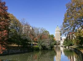 THE MADISON - San Antonio Riverwalk - Downtown - Convention Center，位于圣安东尼奥的度假短租房