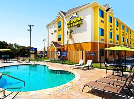 Microtel Inn & Suites by Wyndham New Braunfels I-35，位于新布朗费尔斯的酒店