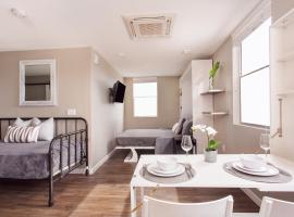 SD Clean & Cozy Sleeps 4，位于圣地亚哥的度假短租房