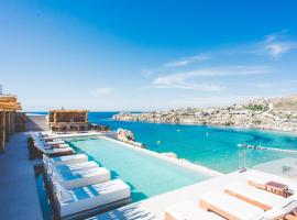 Super Paradise Suites，位于超级天堂海滩的酒店