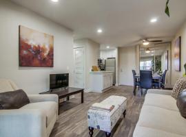 Modern San Diego Suite + Walk Score 75，位于圣地亚哥的度假短租房