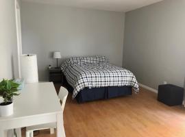 Extra large Master Bedroom，位于圣地亚哥的度假短租房