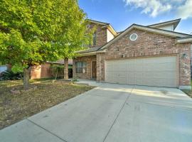 Family Home with Car for Rent, 15 Mi to Downtown，位于圣安东尼奥的度假屋