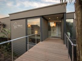 The House Quarters