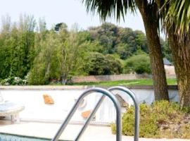 塔拉纳酒店，位于圣救世主的酒店