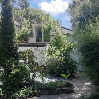 Cozy Carbence Cottage，位于卡比斯贝的酒店