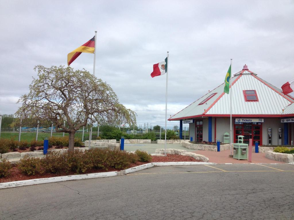 大狼屋酒店 (度假村),尼亚加拉瀑布(加拿大)优惠