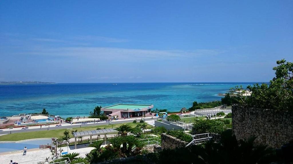 日本 冲绳县  冲绳岛 - 北部  本部的酒店  冲绳马海纳健康度假酒店